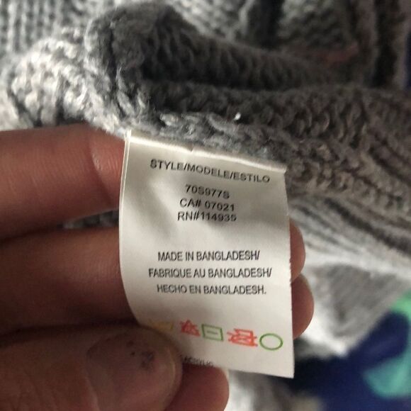 R and D style sweater - Picture 6 of 7
